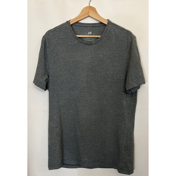 H&M Slim Fit Woman's T-shirt style size Large - Picture 1 of 9